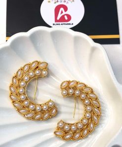 Cresent earrings pearl