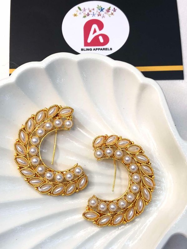 Cresent earrings pearl