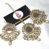 Kundan golden earrings and bindya