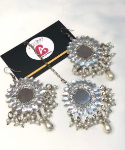 Kundan silver earrings and bindya