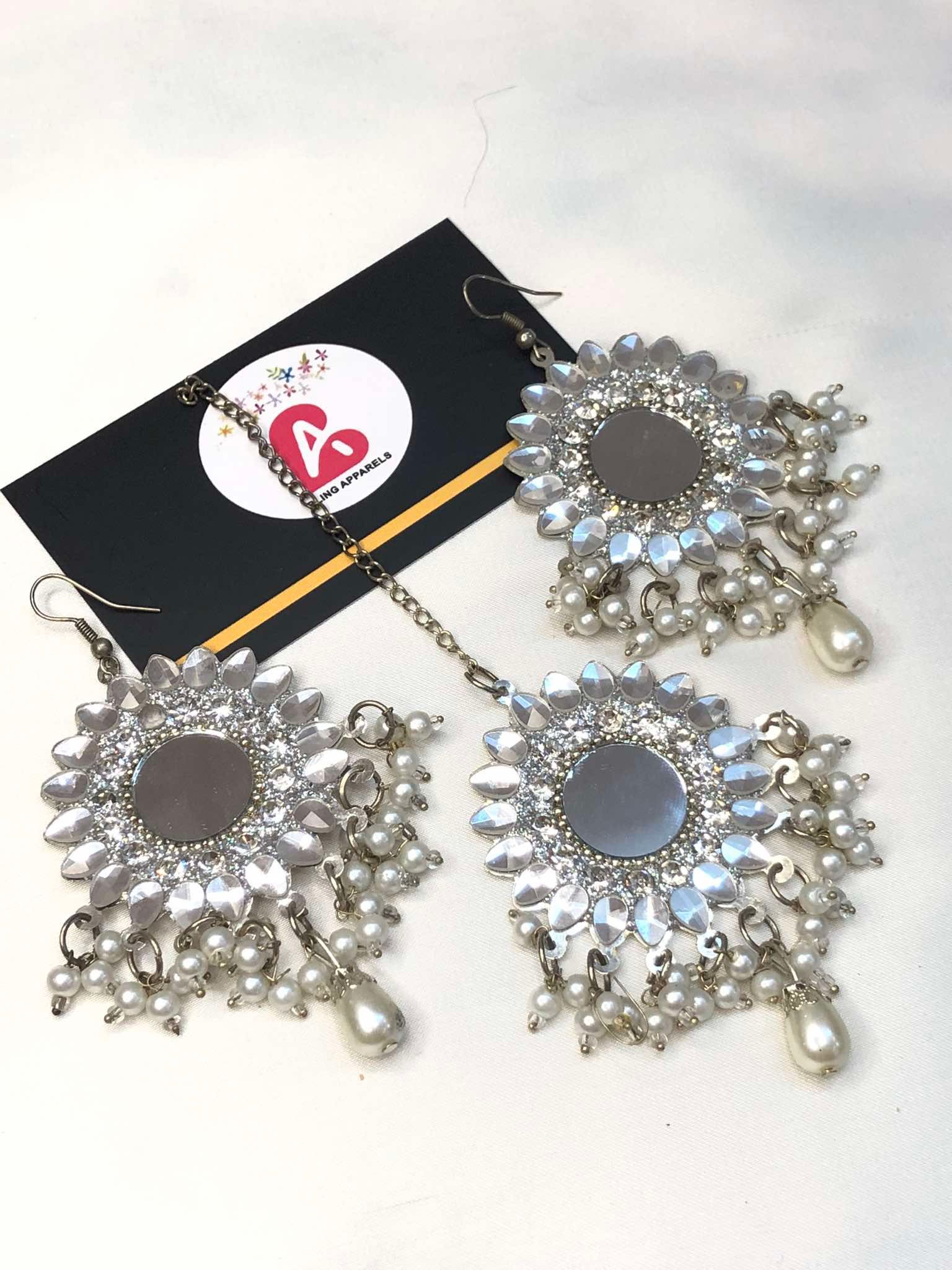 Kundan silver earrings and bindya