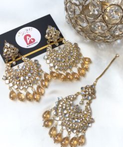 Kundan earrings and bindya champagne