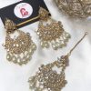 Kundan earrings and bindya pearl