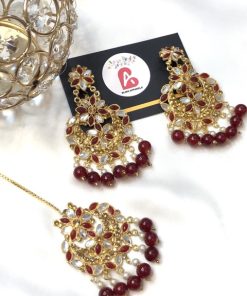 Kundan earrings and bindya mehroon