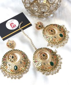Nauratan earrings and bindya green