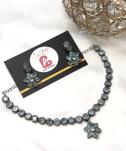 Antique set Mint