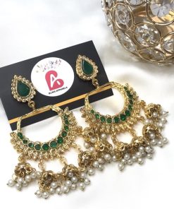 Trendy earrings green