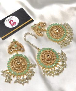 Nauratan earrings and bindya mint