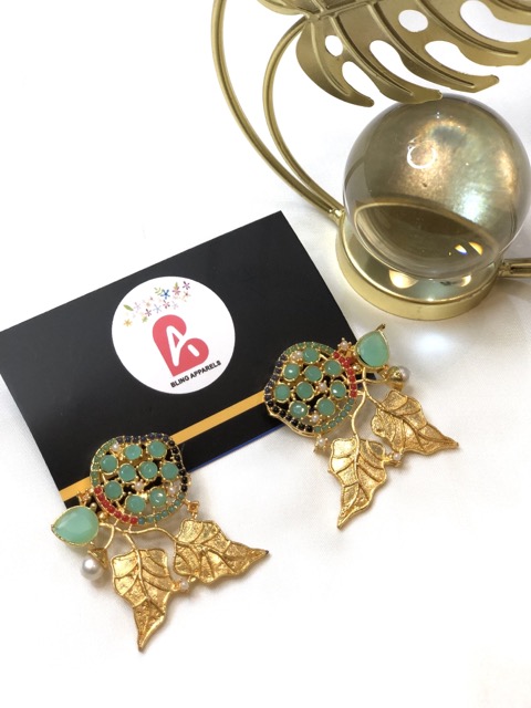 Leaf earrings mint