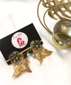 Leaf earrings green