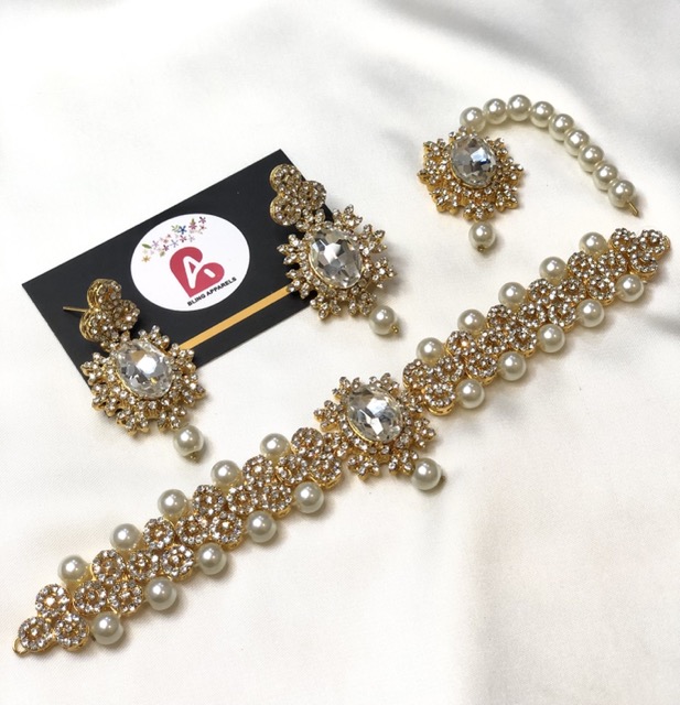 Embellished set white