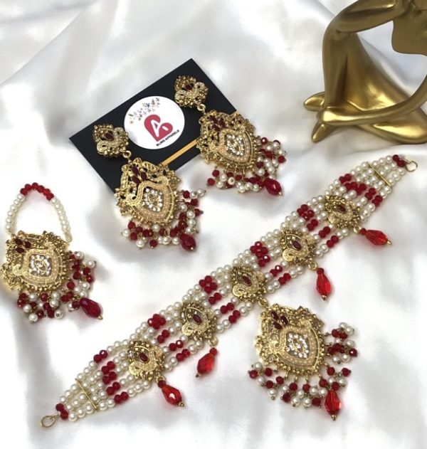 Embellished choker set red