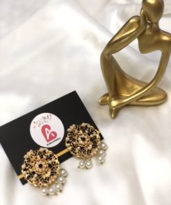 Nauratan studs black
