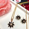 Flower pendant set black
