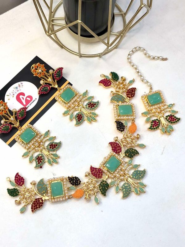 Tehniyat Kundan and Nauratan Set Mint