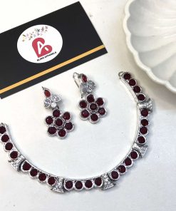 Minimal necklace with maroon embellished beads