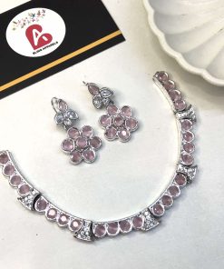 Minimal necklace with pink embellished beads