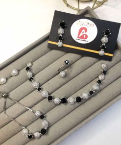 Zircone minimal set black