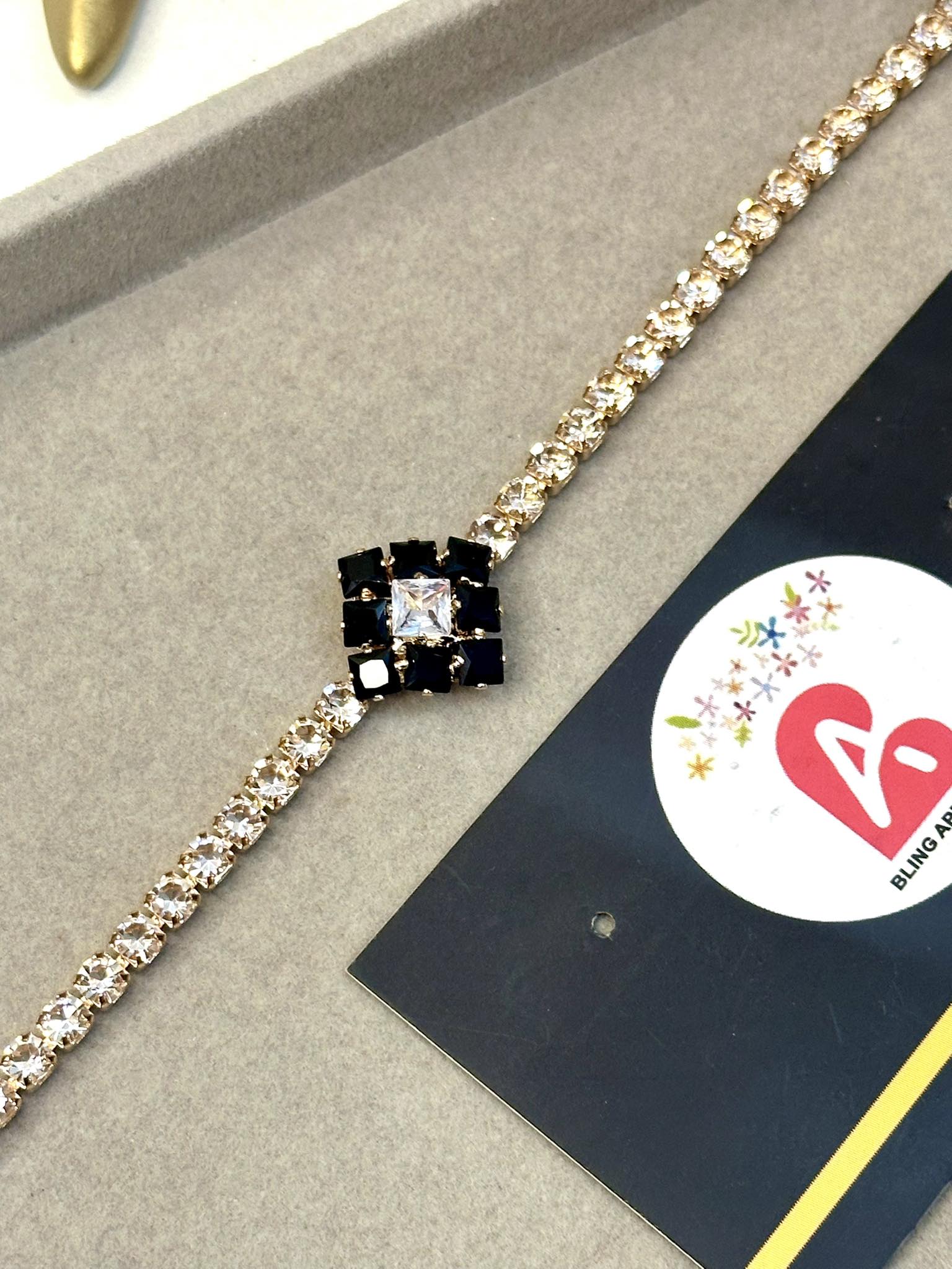 487944466_3988205991441798_5469582268579189429_n Zircone bracelet