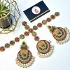 Nauratan mathapatti with earrings green