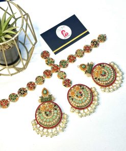 Nauratan mathapatti with earrings mint
