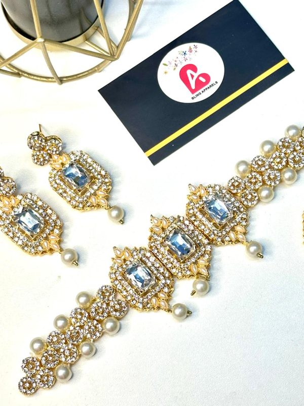 Embellished set white