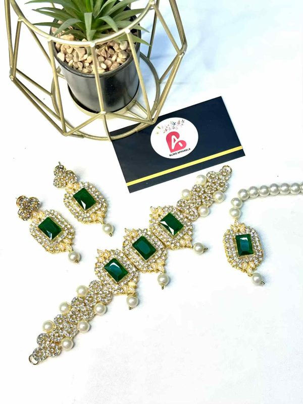 Embellished set green