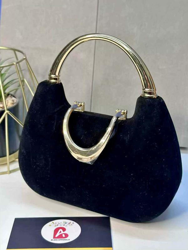 black trendy clutch